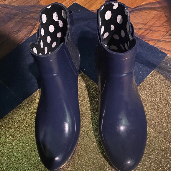 KATE SPADE DEEP NAVY POLKA DOT RAIN ANKLE Boots LUX GUC 1 FLAW - Picture 3 of 15